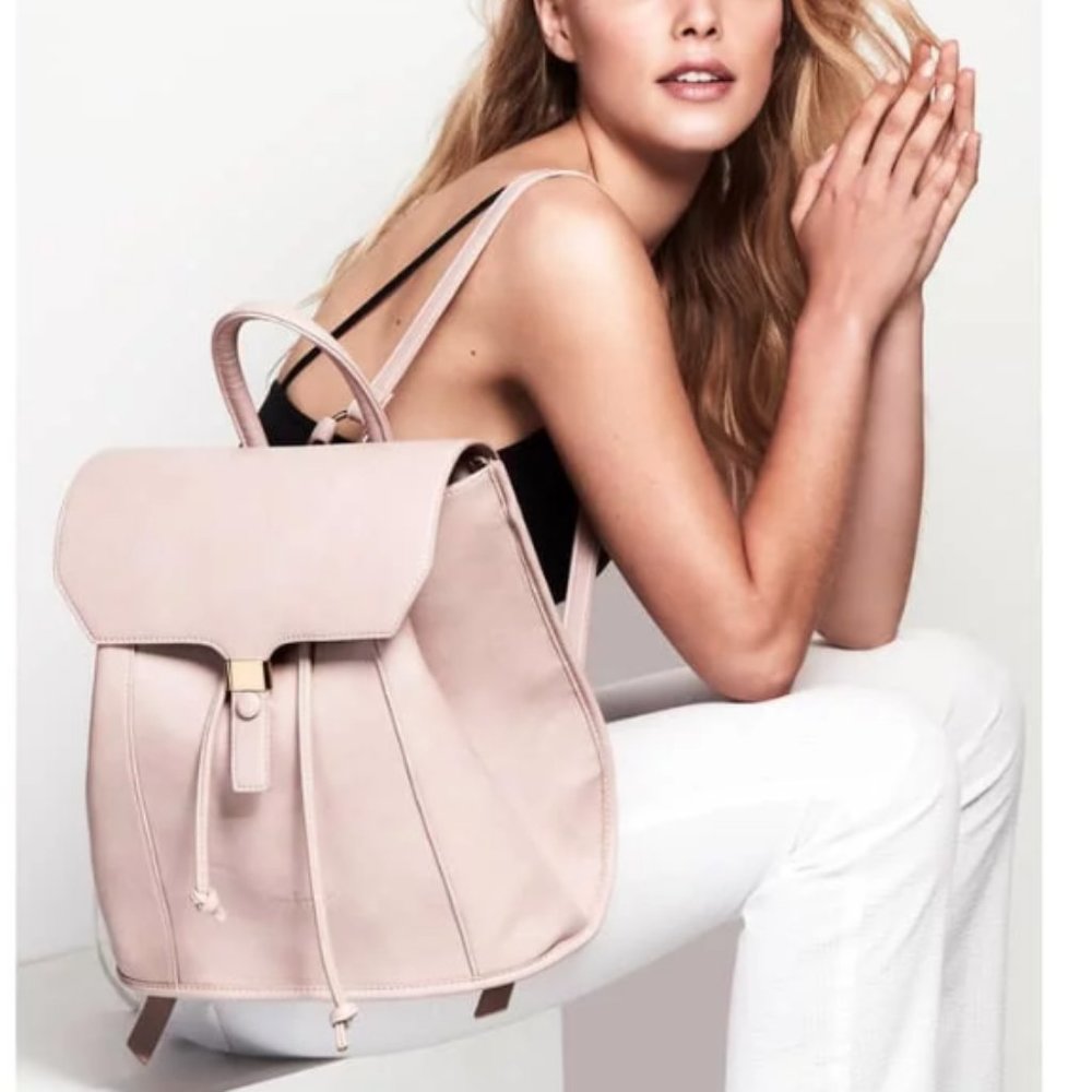 NWT Urban Originals "Foxy" Vegan Pebbled Leather Flap Versatile Backpack